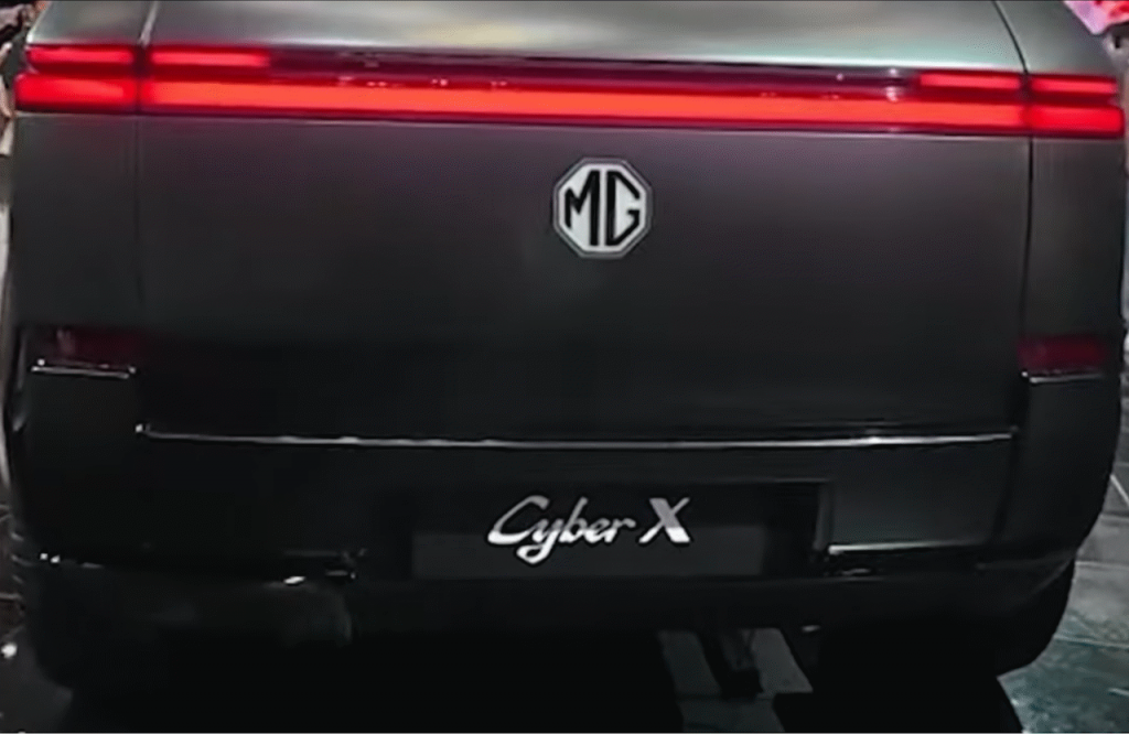 MG Cyber X hinten
