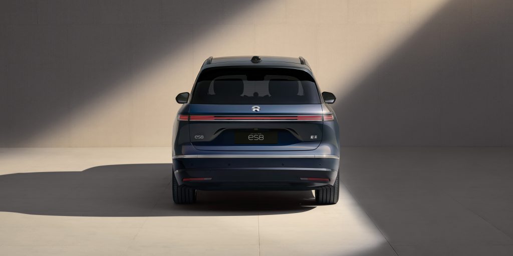 NIO ES8 hinten
