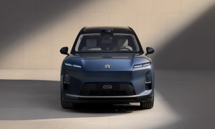 NIO testet erstes Feststoff-Pack im ES8 – 1 000 km-Ziel in Sicht