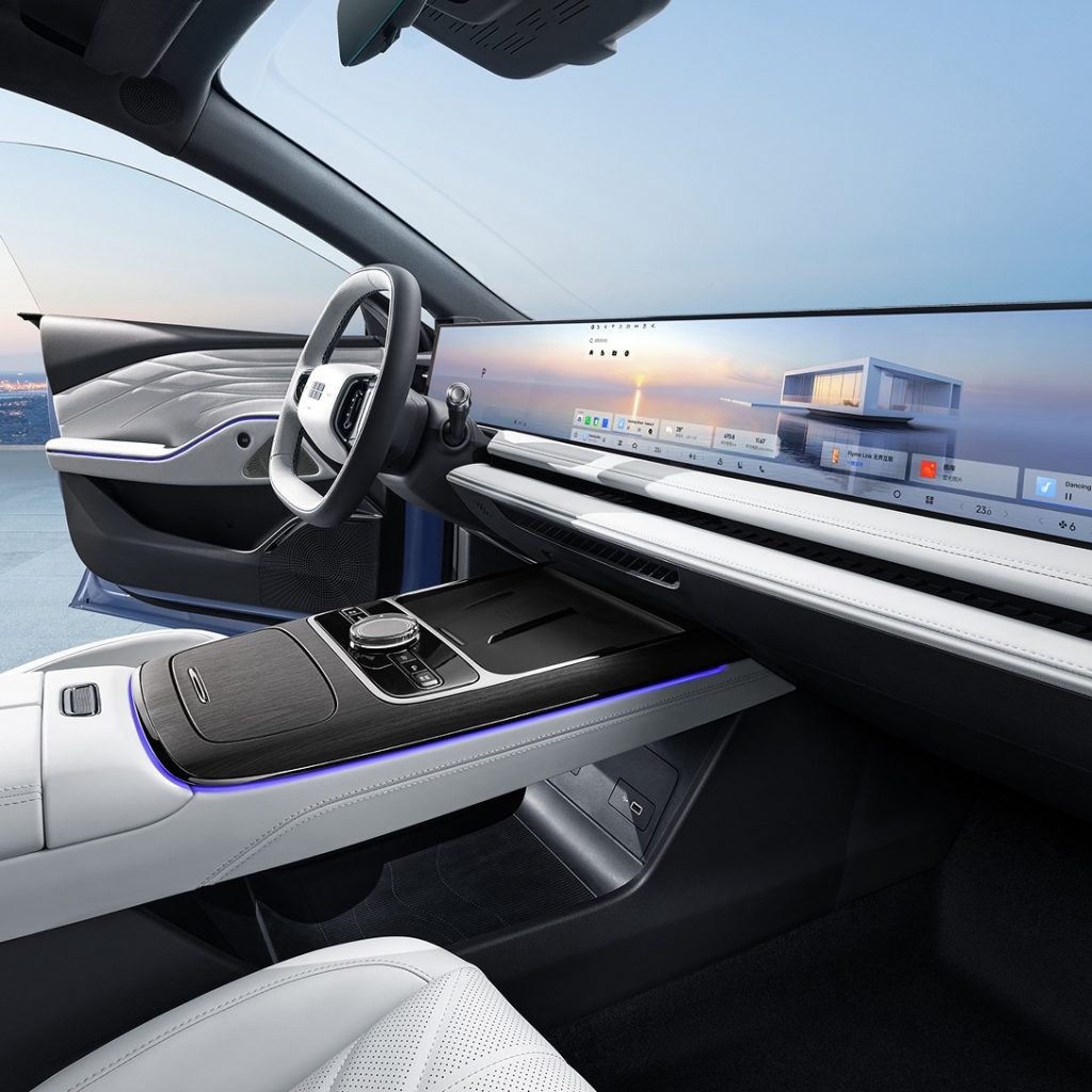 Geely Galaxy E8 Cockpit