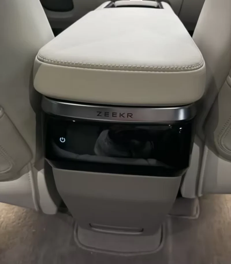 Zeekr 7x Kühlschrank Mittelkonsole