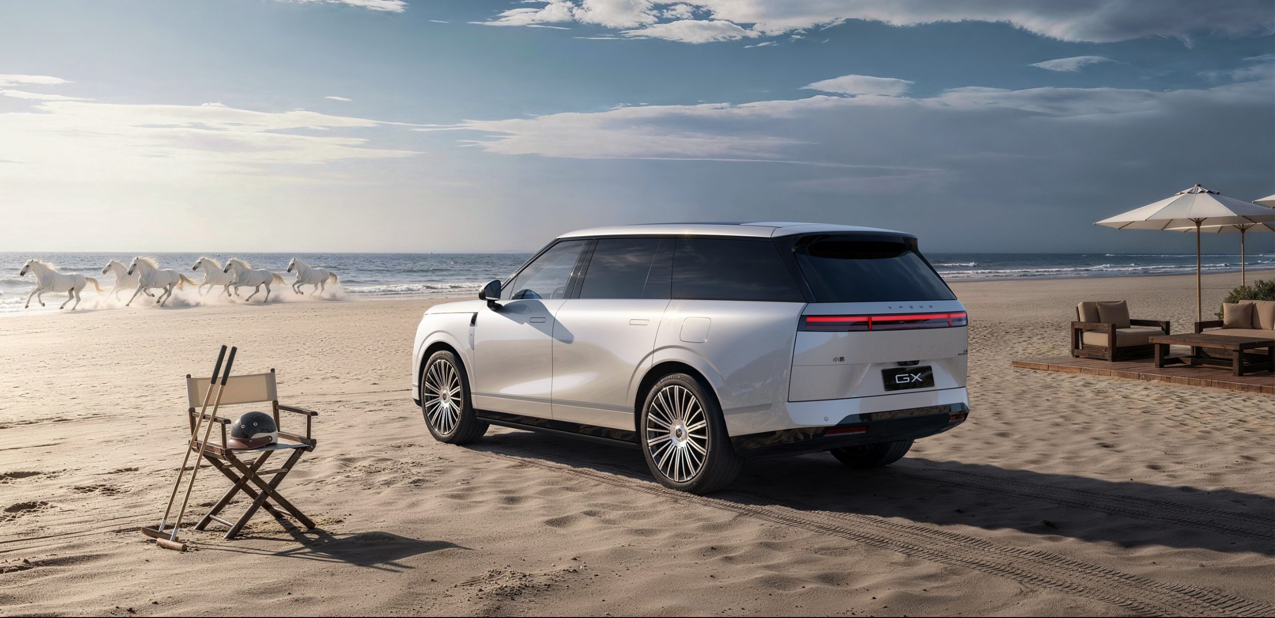 Xpeng GX 2026 Heck Dreiviertelperspektive – geteilte Heckklappe im Land-Rover-Stil