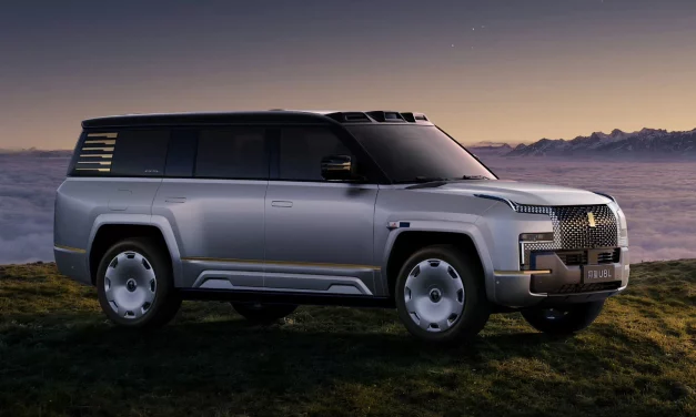 BYD Yangwang U8L Viersitzer: Das „Snowcrest“-Flaggschiff