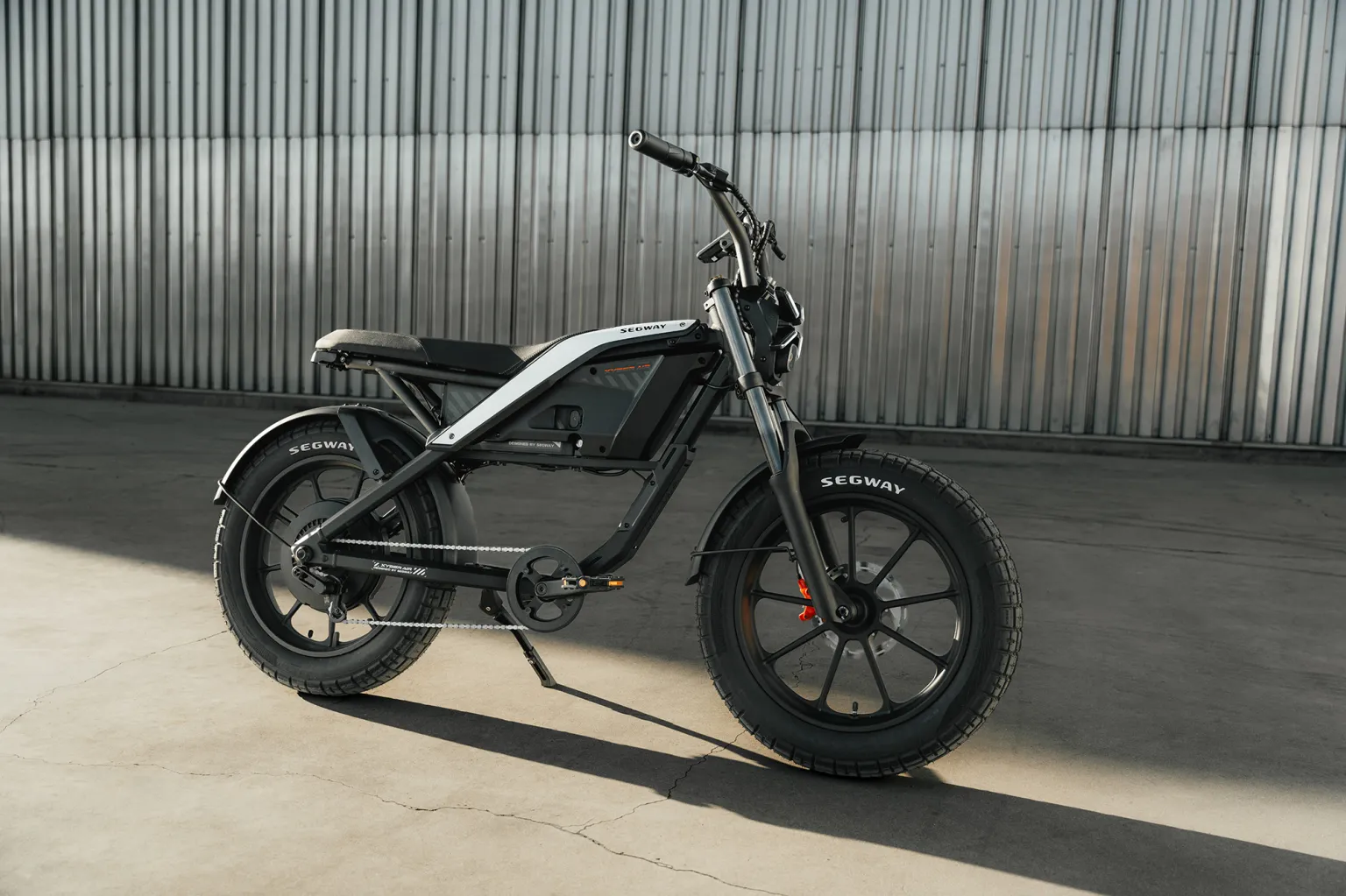 Segway Xyber Air – straßentaugliches Moto-Style-E-Bike mit X-förmigem Scheinwerfer