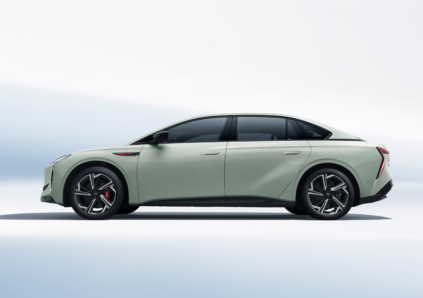 Hongqi EH7 Seitenansicht mit drei Meter Radstand